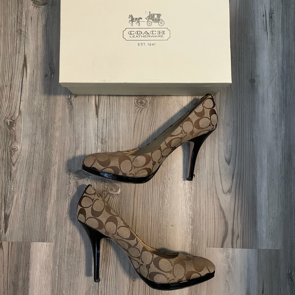 Coach Caya Signature Logo Heels 11B